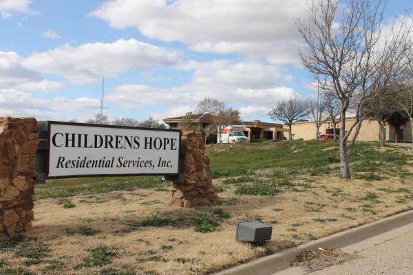 Image: Texas foster children housed in deplorable living conditions, sleeping in CPS offices