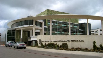 Long_Center_Side_Entrance