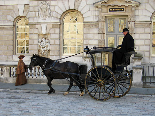 Image: Thousands petition Austin City Council to ban horse-drawn carriages downtown