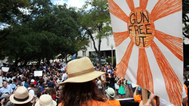 Image: 4,500 Dildos Handed Out in Texas to Protest Guns